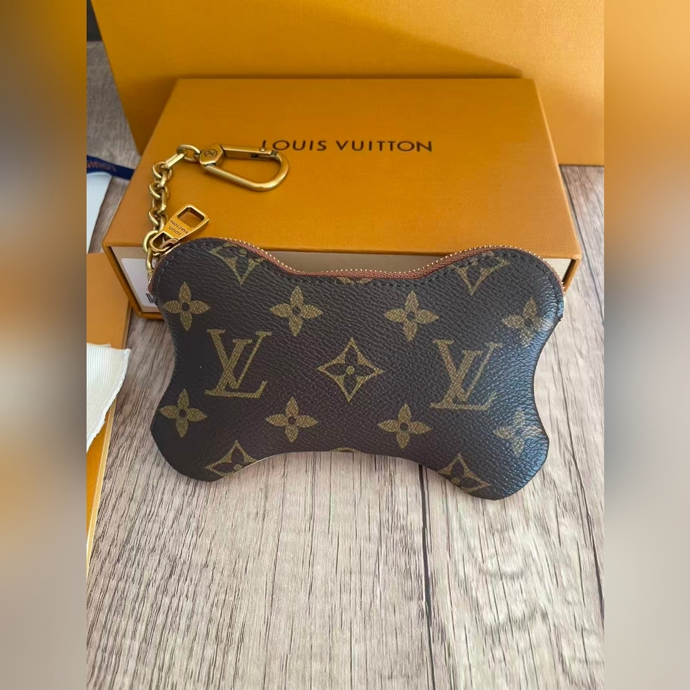 Louis Vuitton Monogram Bone Key Pouch Wallet Accessory Case Brown